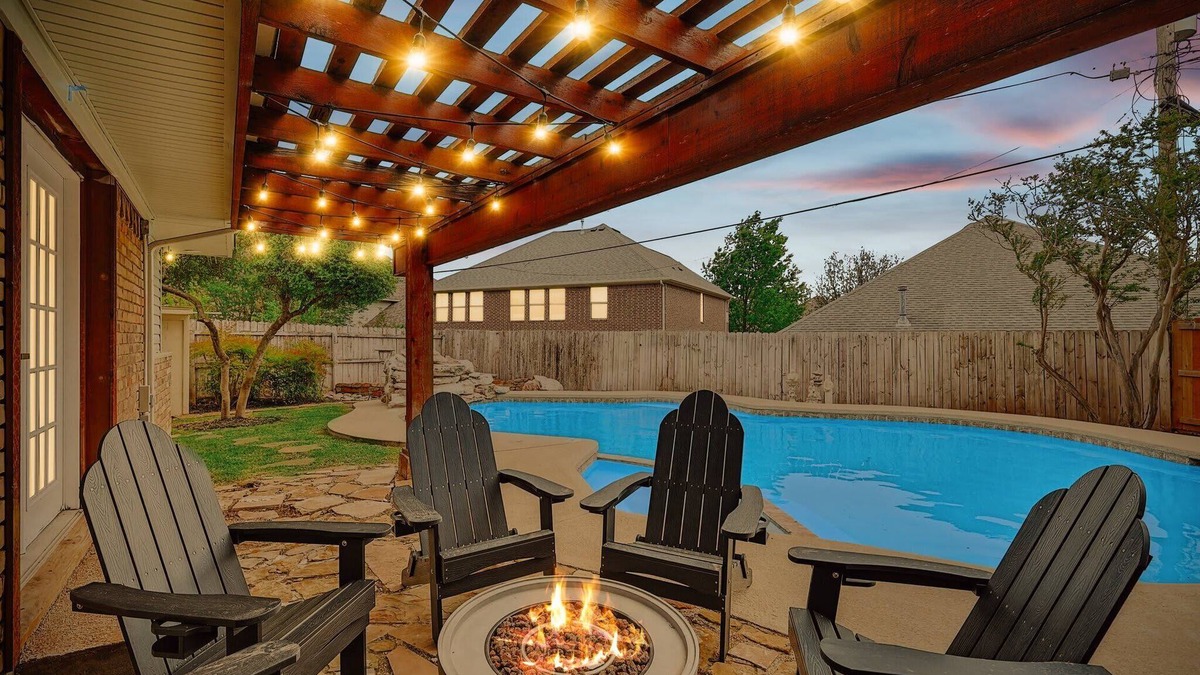 Irving House | 3-BD Backyard Oasis w Pool, Patio, Firepit