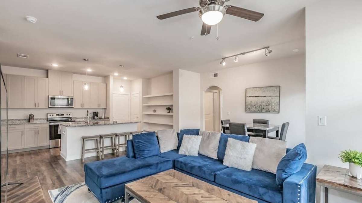 Elmo Apartment | 3 BDR Texas Corporate Housing Professional Apt
