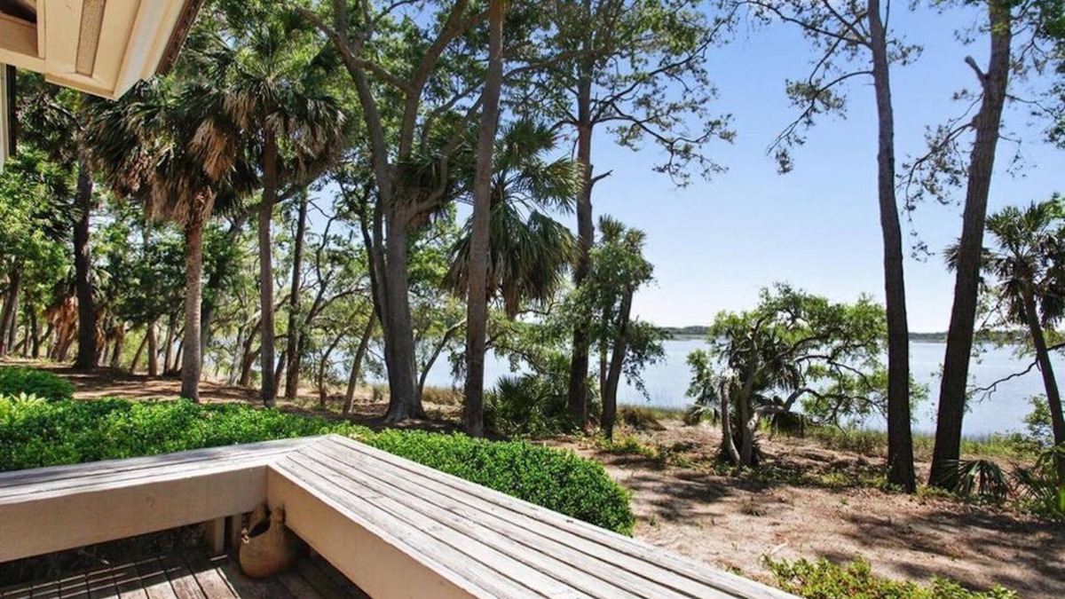 Dataw Island House | 3 Bdrm 2 Bath Waterfront Villa on Dataw with Dock, Bikes, Pool and Beach Pass!