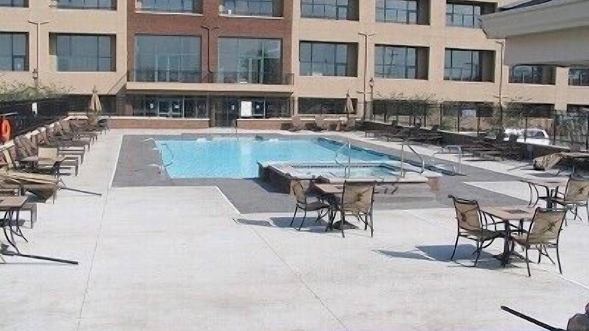 Sandusky Condo | 3 bdrm fantastic condo. 5 min to CP. Pool. Booking now for summer 2024