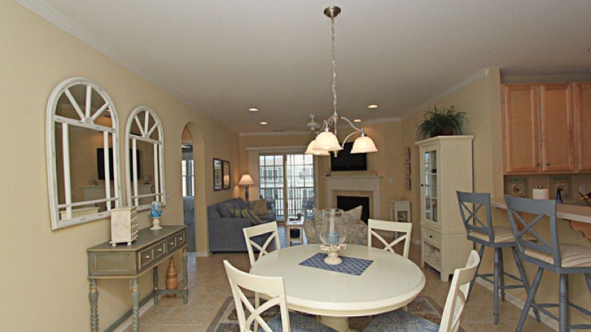 Sun Ridge Condo | 3 Bdrm in Bayside Resort & Golf Club Sleeps 6 , Just steps to Sun Ridge Pool!