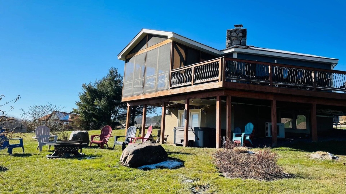 Paradise Point House | 3 Bears Lodge | Enjoy a Private Hot Tub & Lake Access!