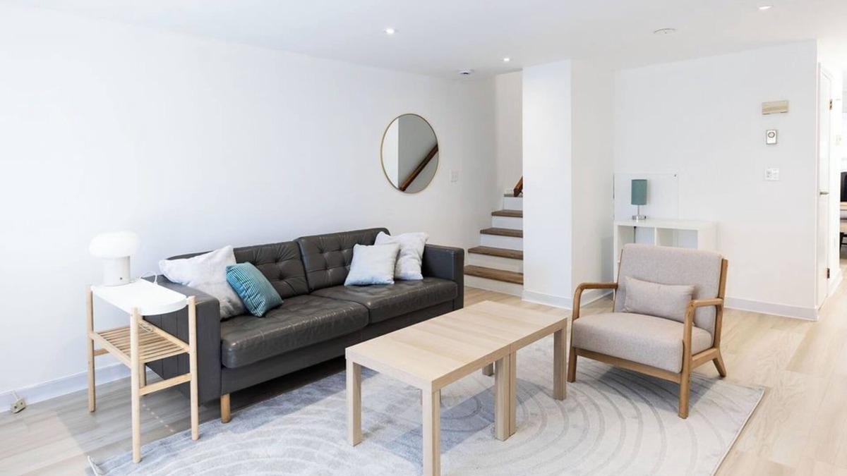 Communipaw House | 3 bed 1.5 bath in-unit washer, dryer and 50 inch TV