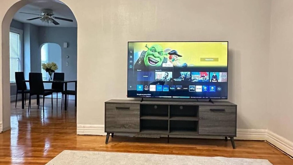 Utica Apartment | 3 bed/1 bath Comfort Apartment in Utica