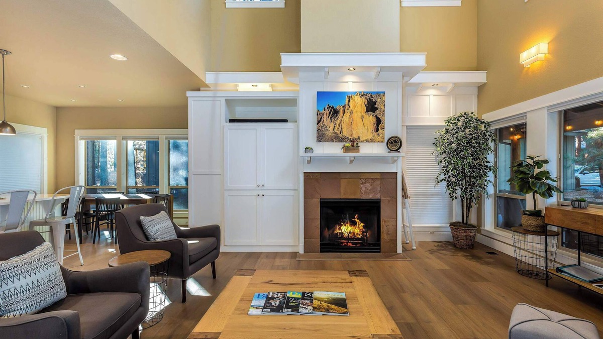 RiverWild House | 3 Bed 2.5 Bath Home, steps from the Deschutes River Trail!, in Bend