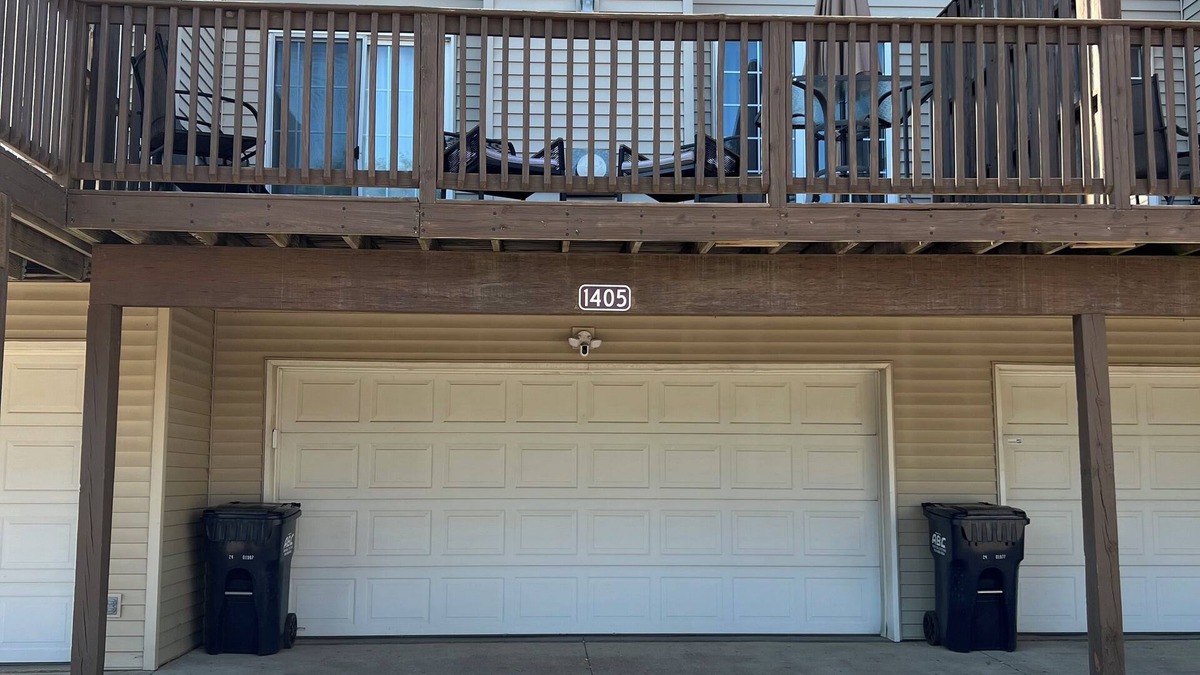 Weber House | 3 Bed, 2.5 Bath Large 3 Level Condo West Side Iowa City
