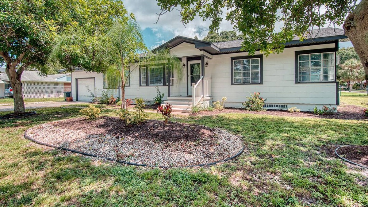 West Bradenton House | 3 Bed/2.5 Bath - Quiet location close to beach!