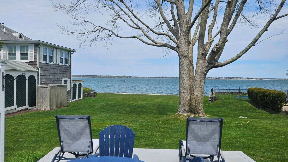 Cataumet Cottage | 3 bed 2 bath Beach Front Cottage in private neighborhood on Buzzards Bay