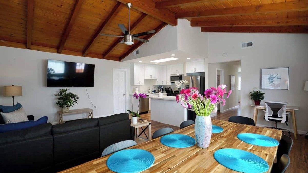 Linda Vista House | 3 bed 2 bath Big back yard Centrally located in SD