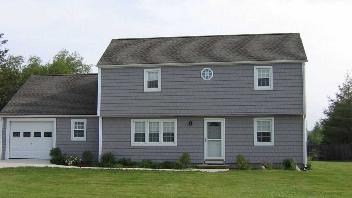 Eastward Look House | 3 bed/2 bath home, walk to the beach! Aug 2-9 week available!