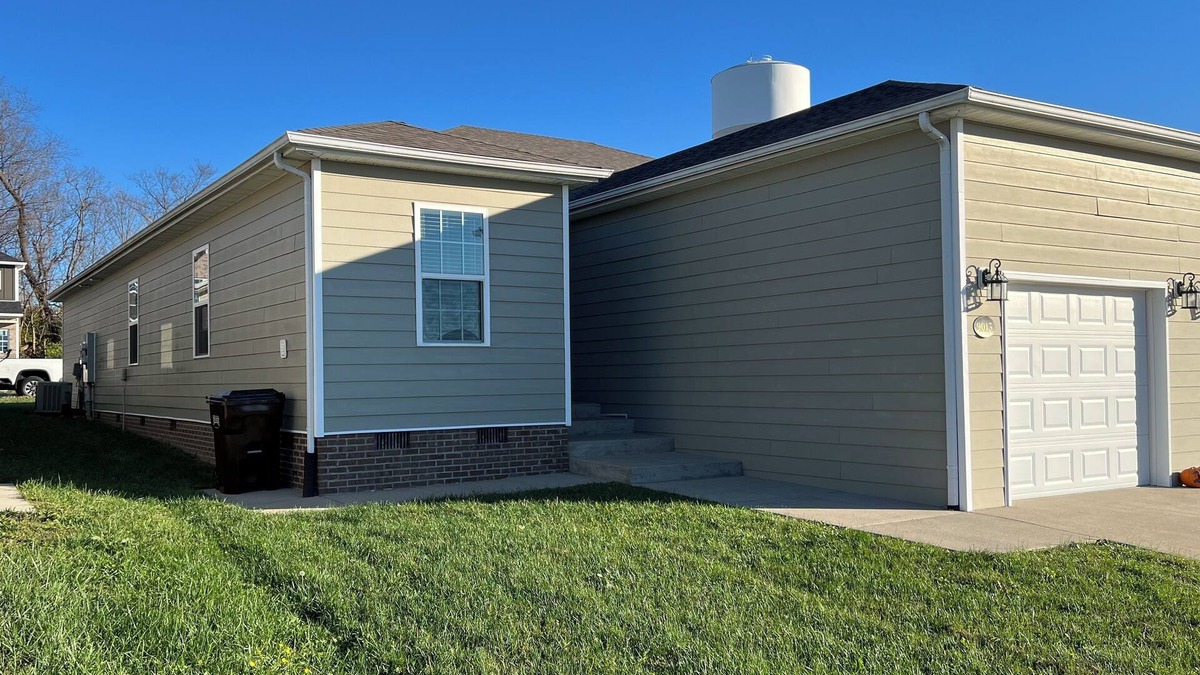 Richmond Apartment | 3 Bed 2 Bath Modern Apartment, Utilities Included, Near I-75