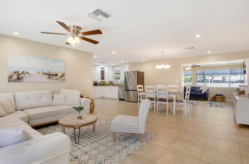 North Palm Beach House | 3 Bed 2 Bath - North Palm Beach