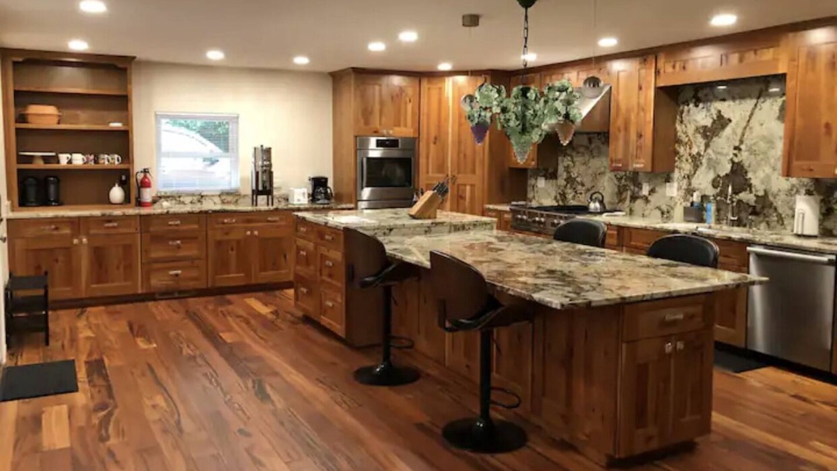 Moodys House | 3 bed, 2 bath on 40 acres with 1/2 mile of Spring Creek