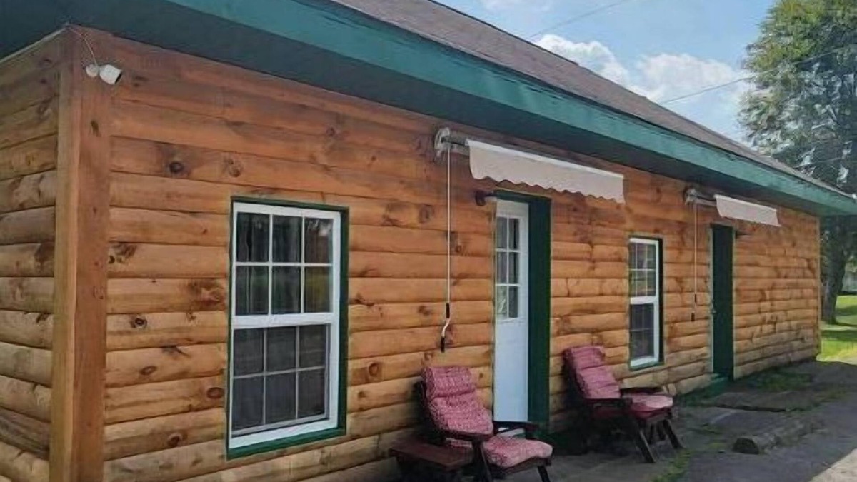 Byrnedale Cabin | 3 bed/2 bath riverside cabin