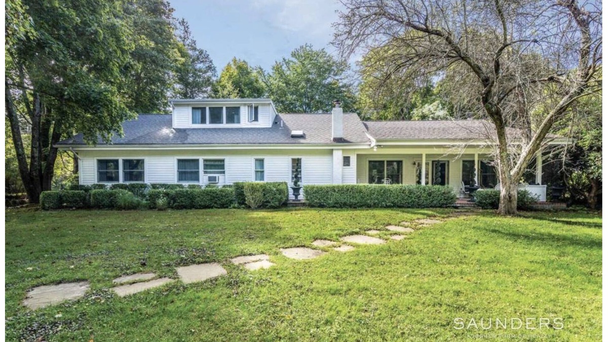 Shelter Island Heights House | 3 bed 2 bath Upstairs of house is not for rent