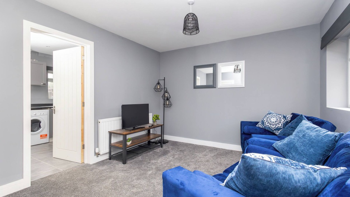 Stanley House | 3 Bed 3.5 Bath | Parking | WiFi | En-suite's | Self Checkin | Bluetooth Speakers