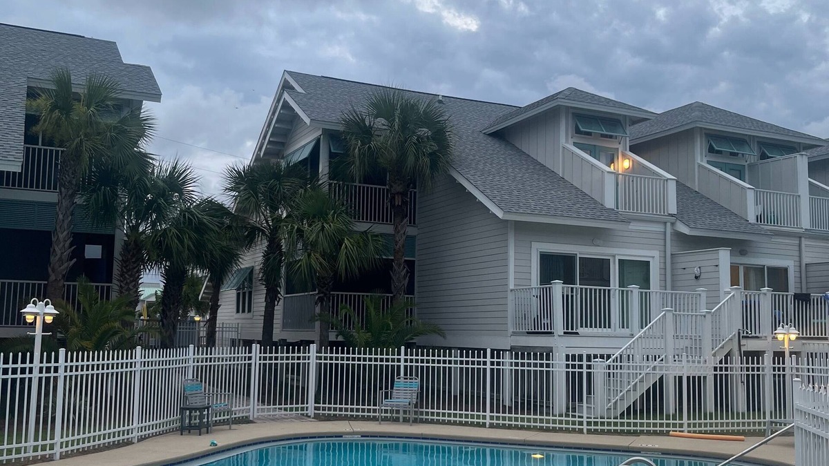 Mexico Beach House | 3 Bed/3 Bath ~ beachside HWY 98, 1/2 block To Beach Access W/Pool Sea Goddess