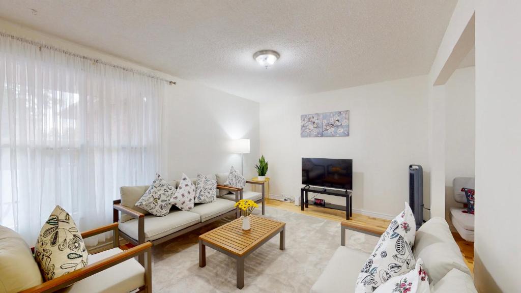 Ajax Apartment | 3-Bed 3-Bath Cozy Vacation House in Ajax, Greater Toronto Area, ON, Canada