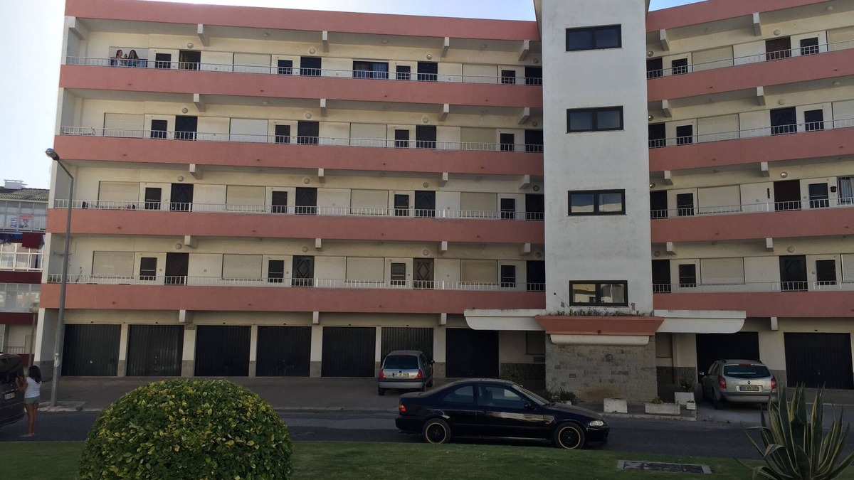 Praia de Santa Cruz Apartment | 3 Bed Apartment in Santa Cruz