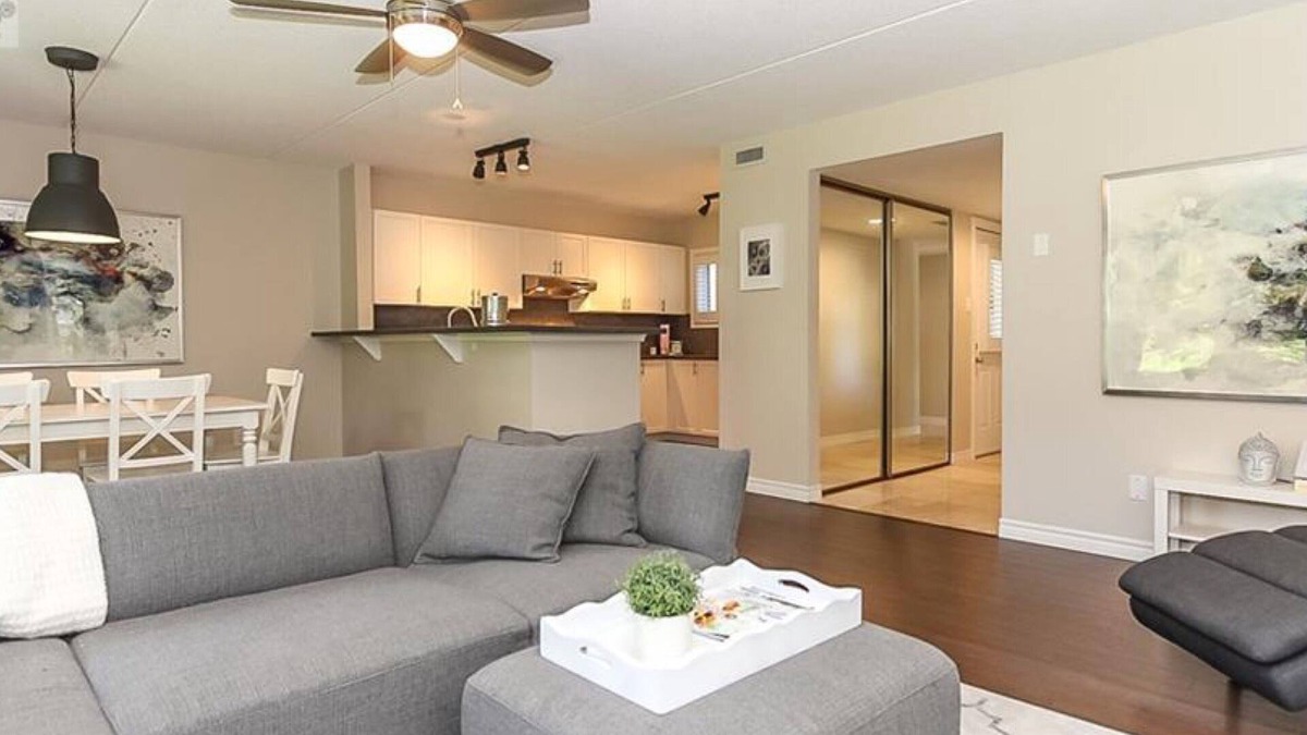 Collingwood Ski Chalet | 3 Bed, Attached Garage, Main fl. Lighthouse Point. 10 min to ski. 2 min to lake!