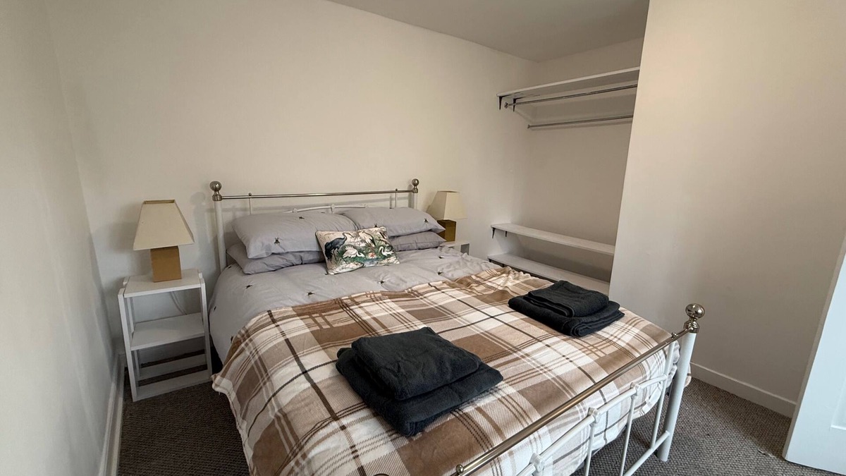 Bicester House | 3-Bed Cherry Cottage - Walk to Bicester Village