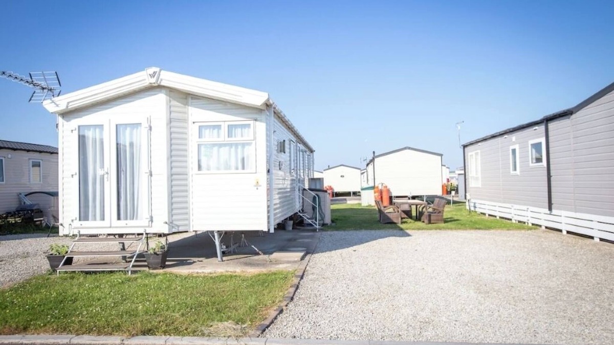 Isle of Grain House | 3 bed Cosy Caravan for up to 5