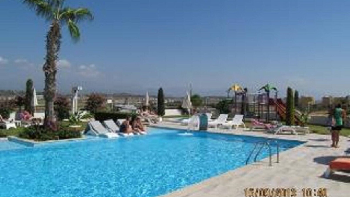 Side Apartment | 3 bed duplex with private pool close to everything