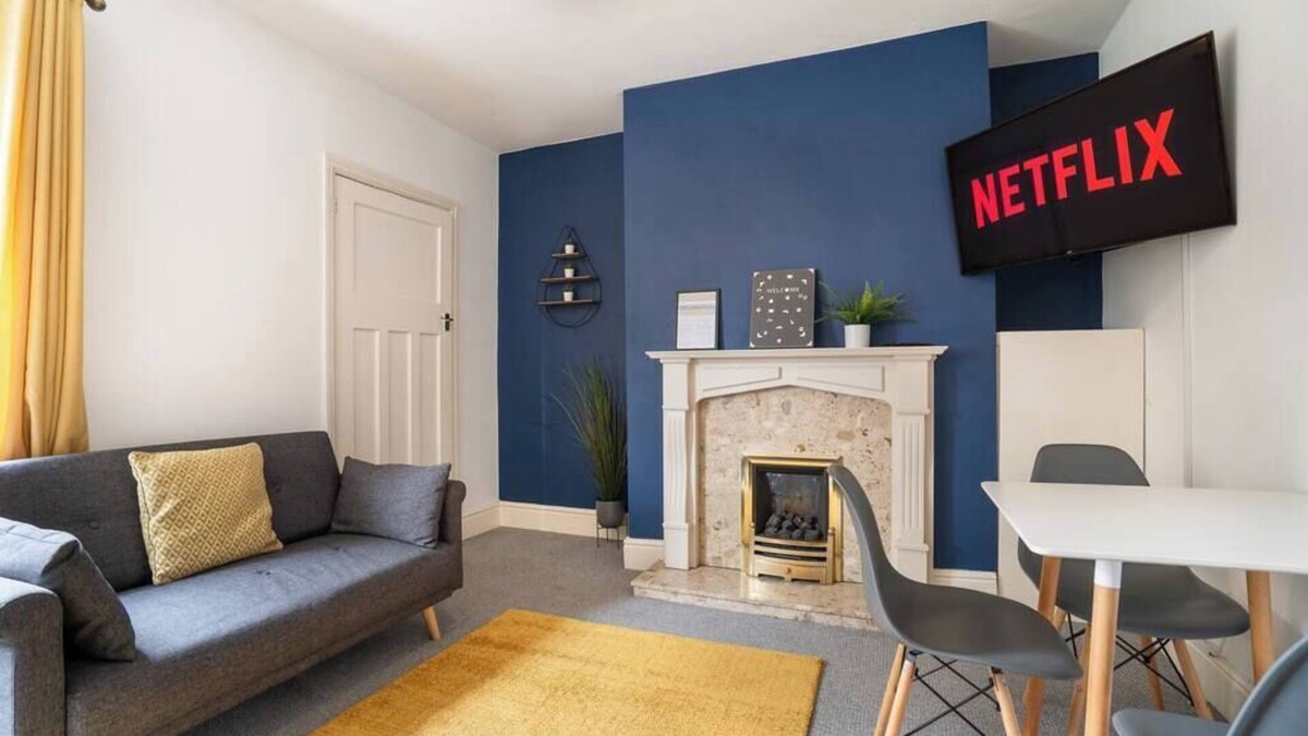 Newcastle-upon-Tyne Apartment | 3 Bed Flat-Close to City Centre