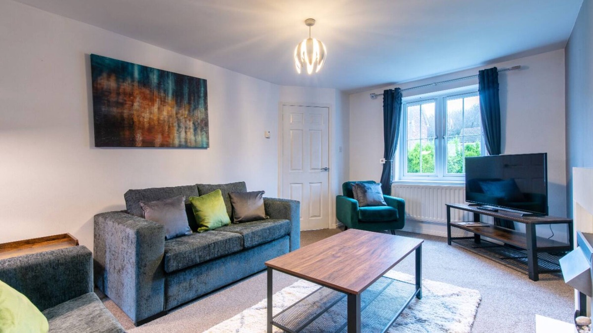 Pontefract House | 3 Bed Gem in Pontefract for Easy Commutes to Leeds and Wakefield