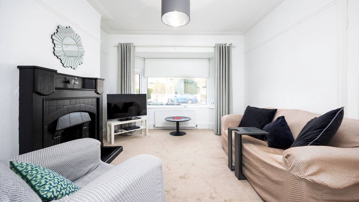 Haroldʼs Cross House | 3-Bed Home in Rialto – 10 Min to Dublin City