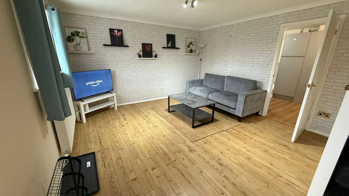 Bradley Stoke House | 3 bed house by mustang escapes