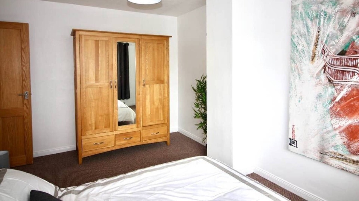 Newtownabbey House | 3 bed house in suburbs of Belfast, sleeps up to 5