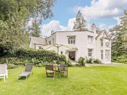 Machynlleth House | 3 Bed in Machynlleth 93080