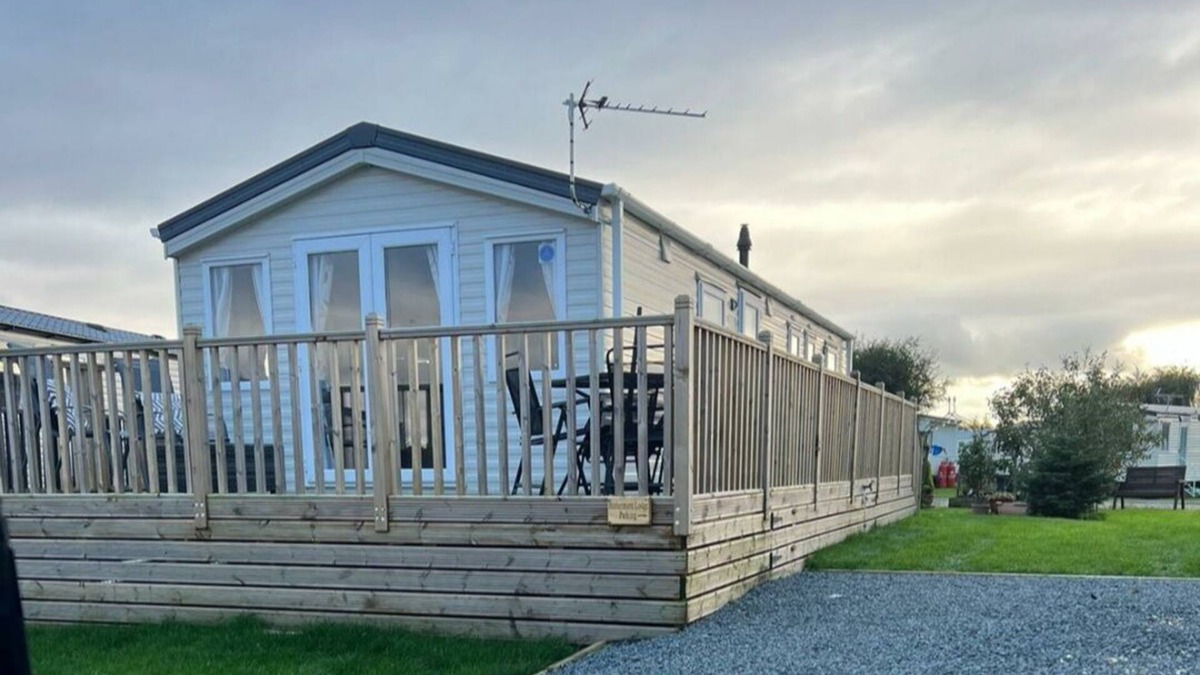 Crowle Cabin | 3 Bed New Lodge - 7 Lakes Country Park DN17