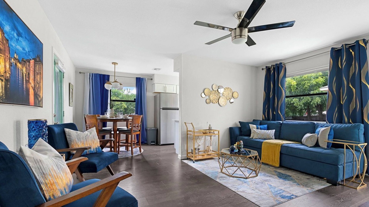 St. Johns House | 3-Bed Venetian Oasis in Austin + Outdoor Patio