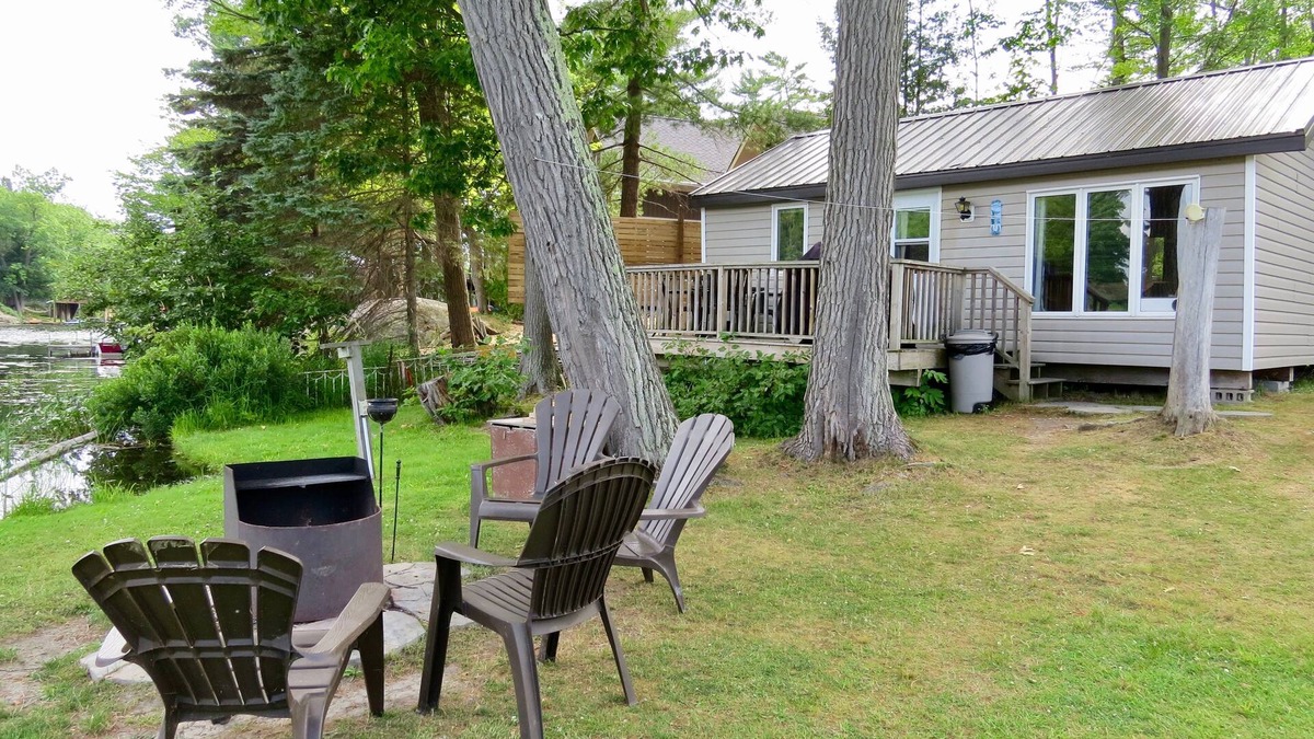 Port Severn Cottage | 3 BEDRM WATERFRONT COTTAGE, CANOE, KAYAKS, WIFI