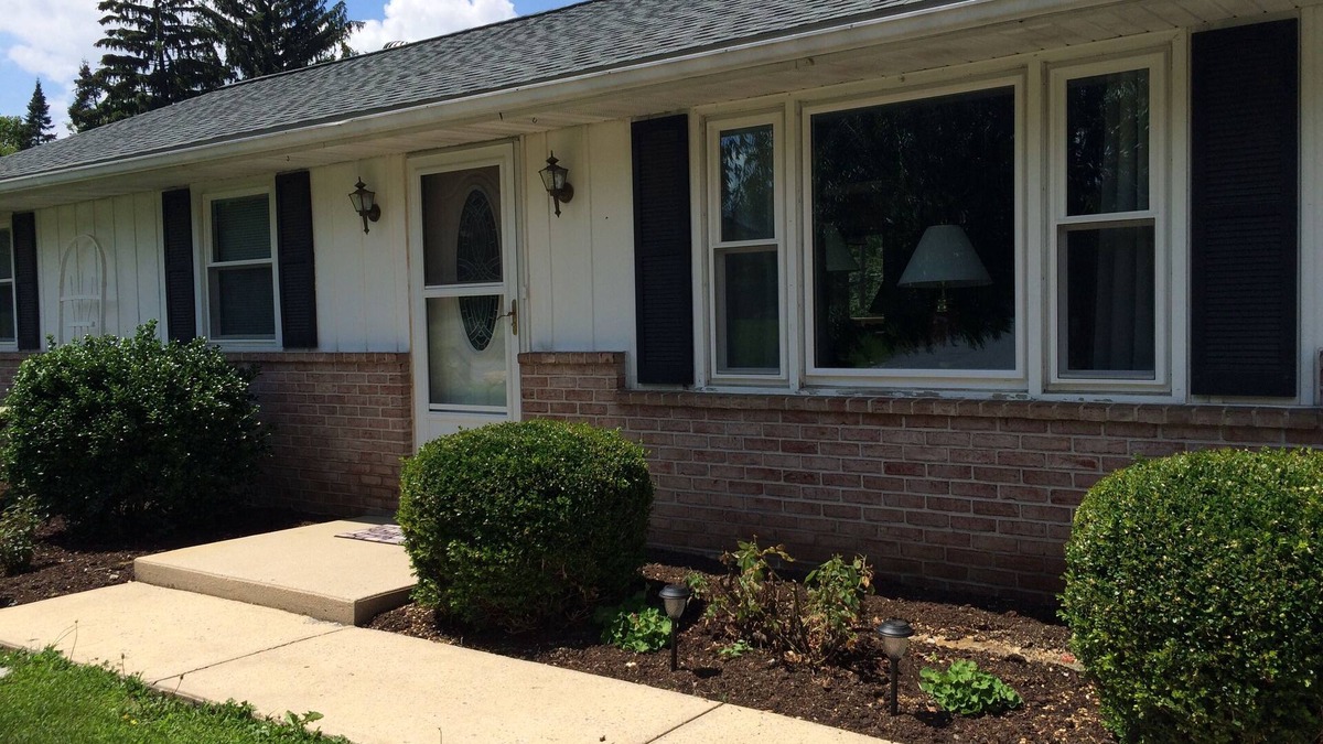 Leola House | 3 Bedroom cozy ranch home in a quiet,safe neighborhood