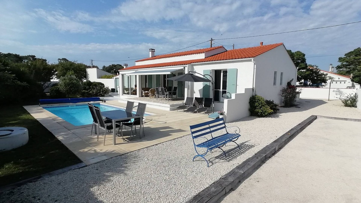 Boyardville Villa | 3 bedroom villa with heated pool. Rental from Sunday to Sunday
