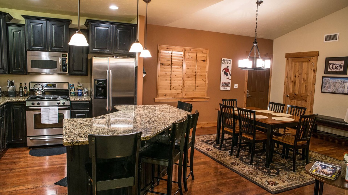 Bear Hollow Village Condo | 3-bedroom 2-bath. Best Bear Hollow top floor unit with mountain views.