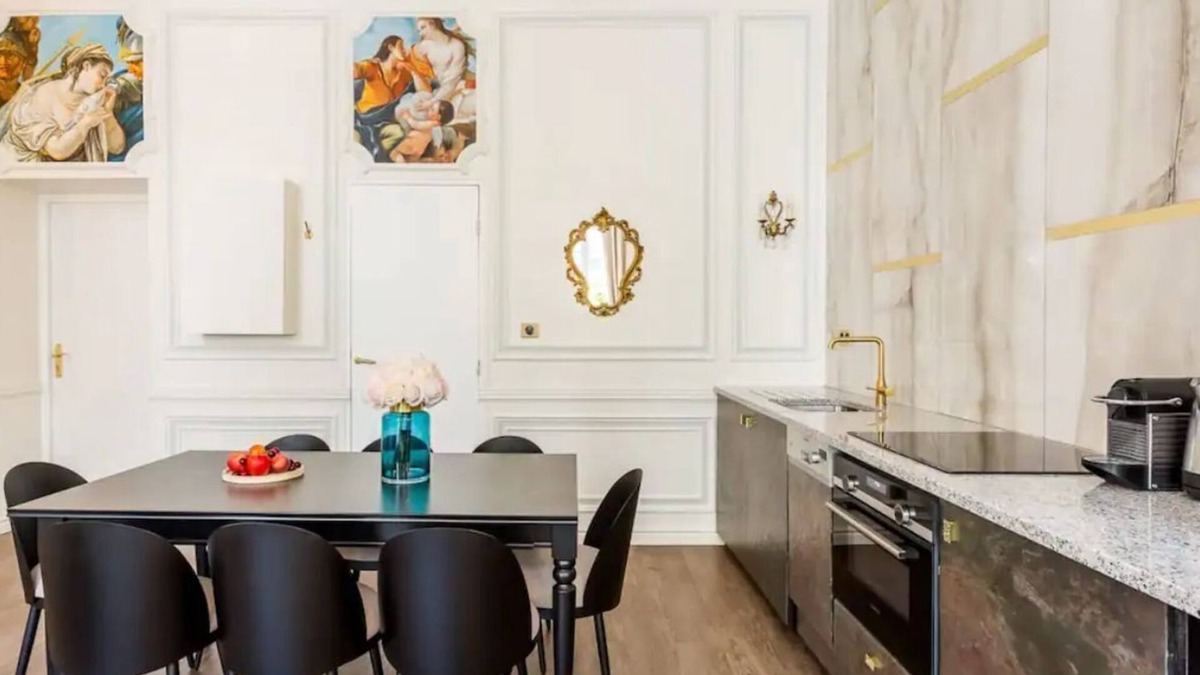 Quartier du Mail Apartment | 3 Bedroom/2 bath close to louvre
