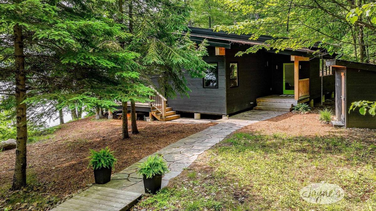 Lake of Bays Cottage | 3 bedroom 2 bath cottage on Lake of Bays