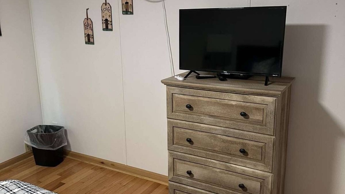 Henlawson House | 3-bedroom 2-bath house in Chapmanville with washer/dryer, Fire pit, Work area
