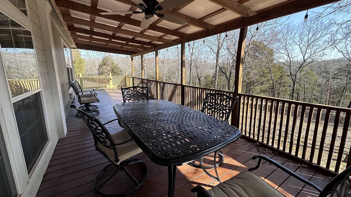 Vian House | 3 bedroom 2 bath home in gated community. Minutes from Lake Tenkiller.