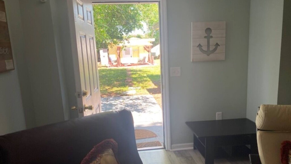 Lake Worth Corridor House | 3 BEDROOM 2 BATH HOUSE PLUS COTTAGE/Fenced Backyard/Patio/Grill/Firepit/Driveway