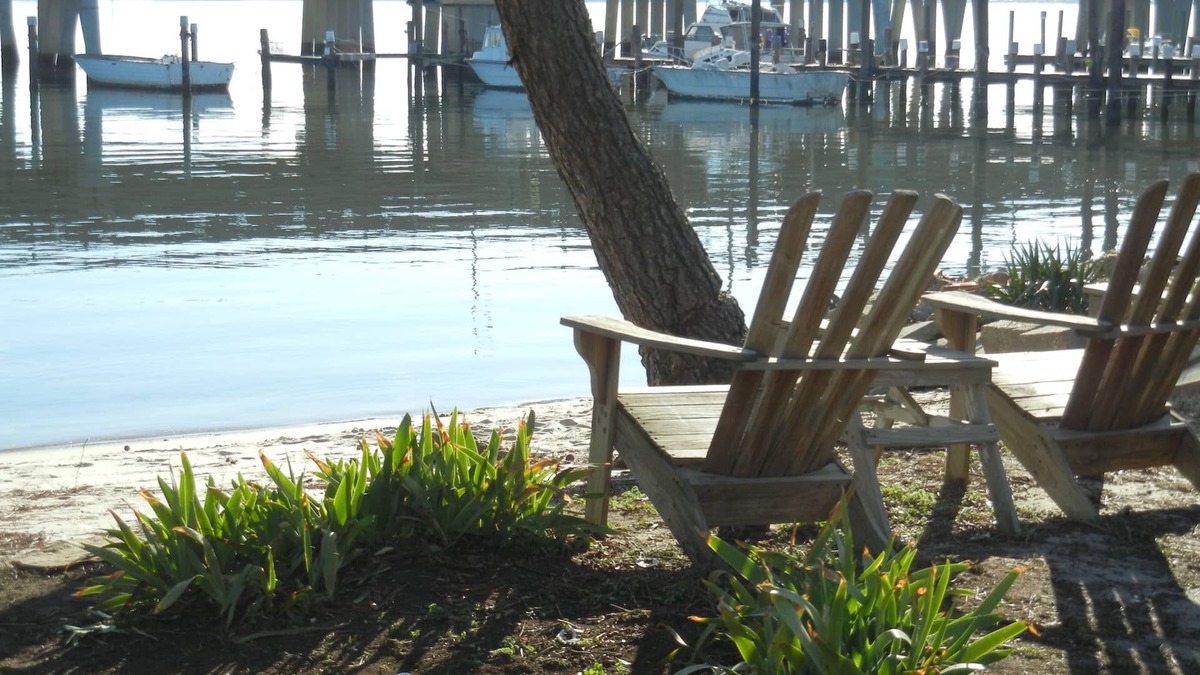 Willoughby Spit House | 3 BEDROOM 2 BATH ON THE WATER