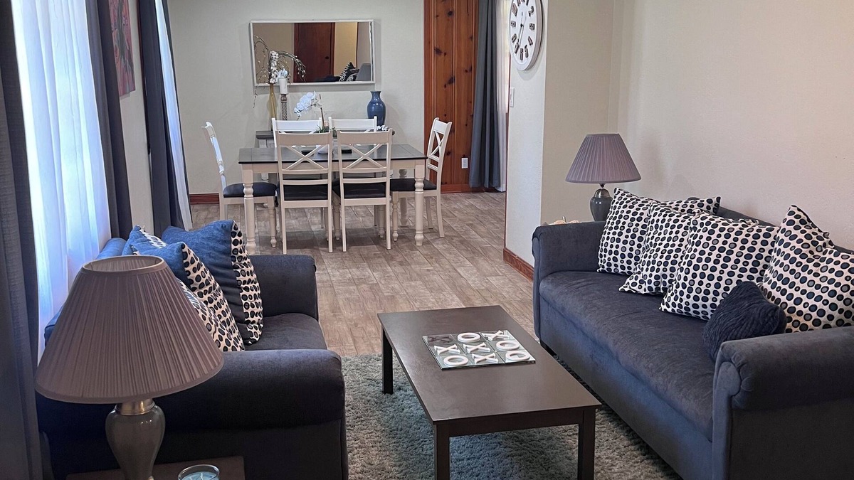 Columbia House | 3-bedroom; 2 Bath with family room, living room in tranquil Columbia, MS