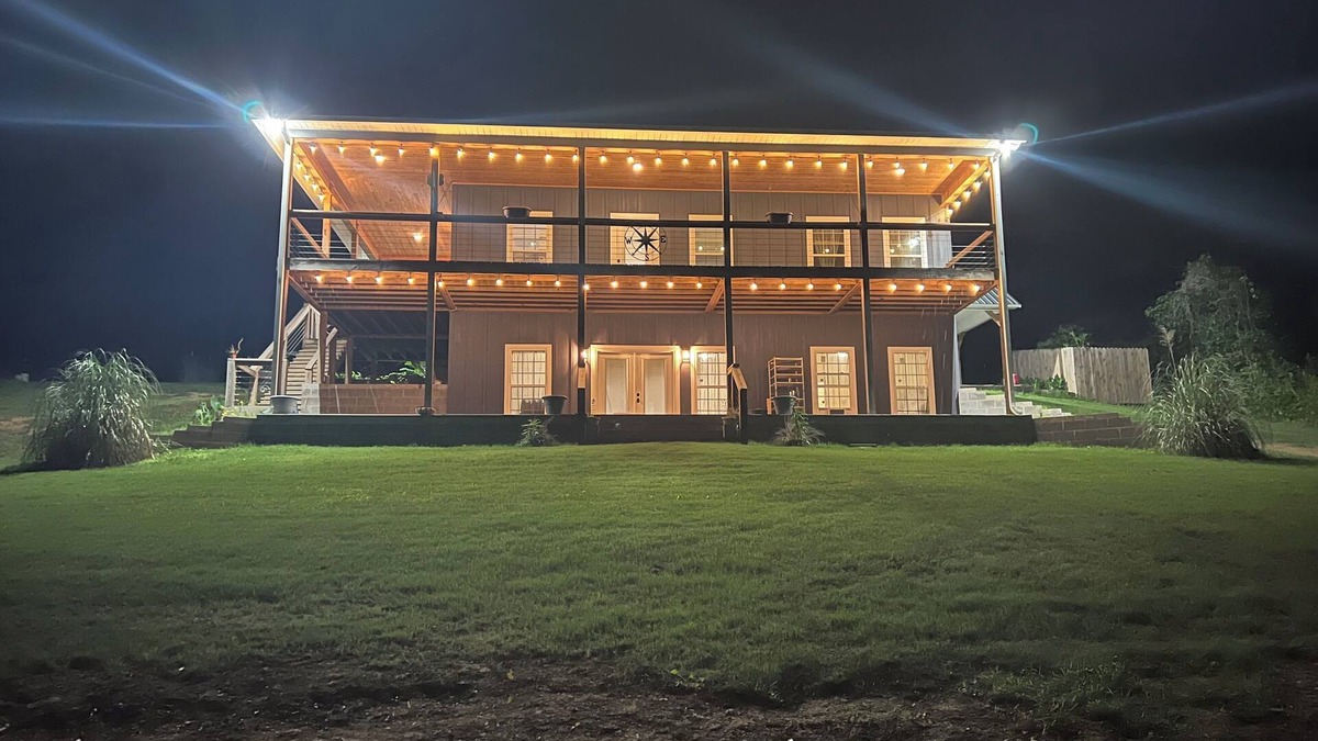 Crane Hill Cabin | 3-bedroom, 2-bathroom lake house on Lewis Smith Lake located in Crane Hill, AL