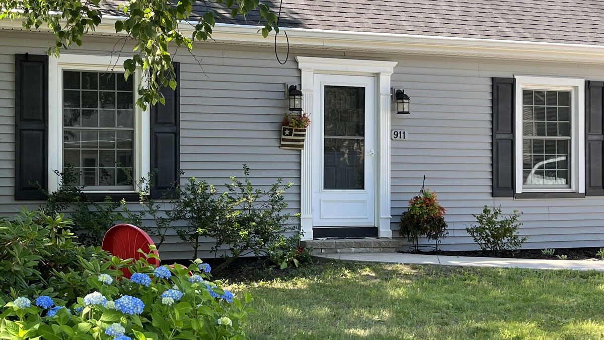 Marquette House | 3 Bedroom/2 Baths in a central Marquette location.