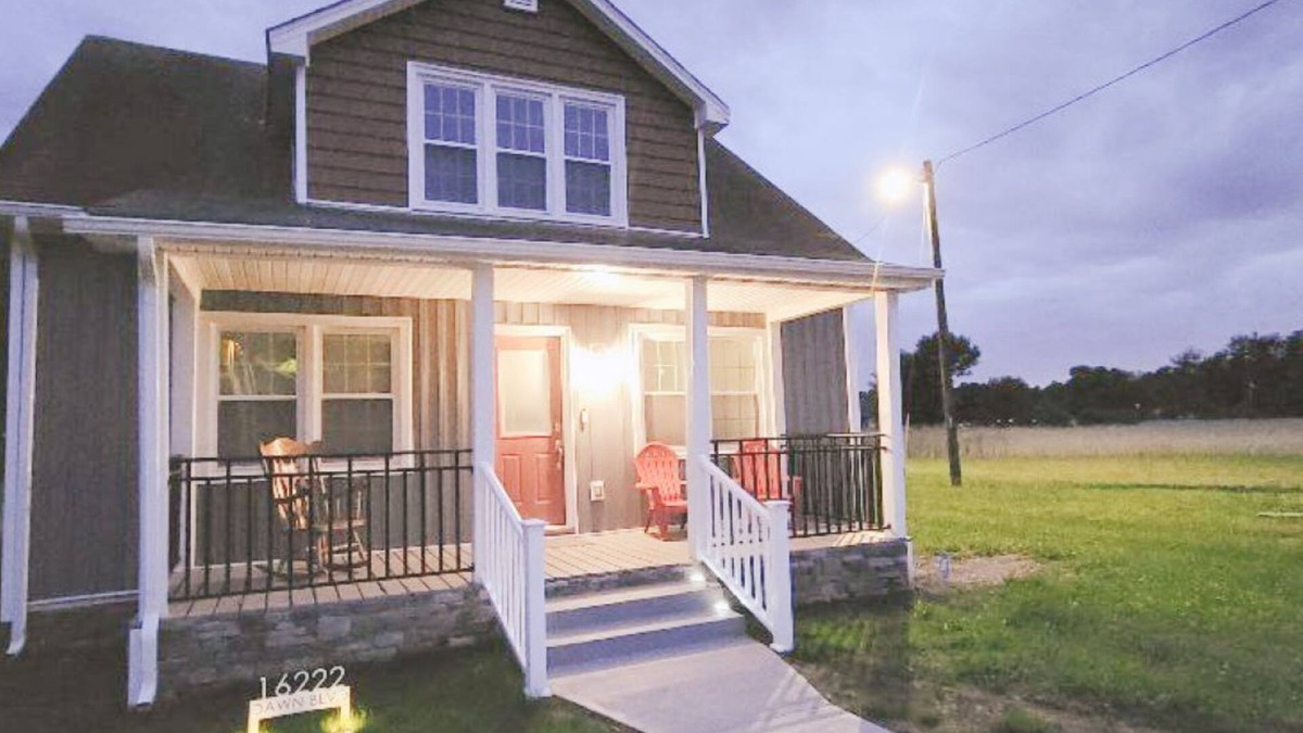 Hanover House | 3 Bedroom 2 Full Bath sleep sofa House