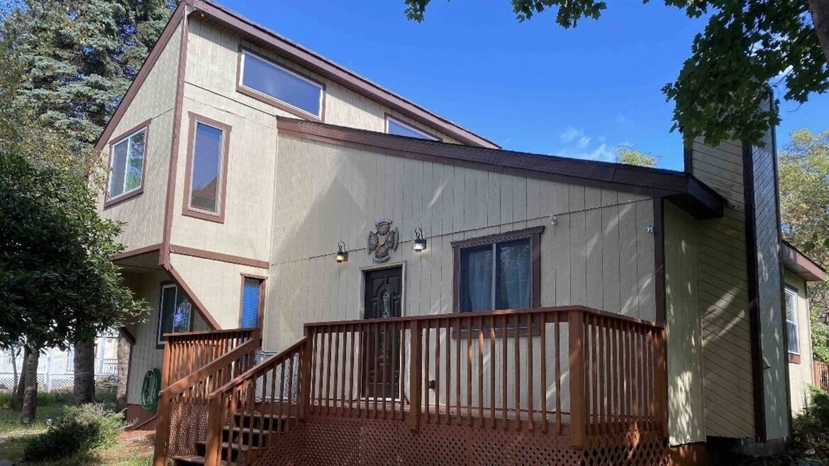 Tunkhannock Township Cottage | 3 bedroom 2 full bathroom cottage by the lake